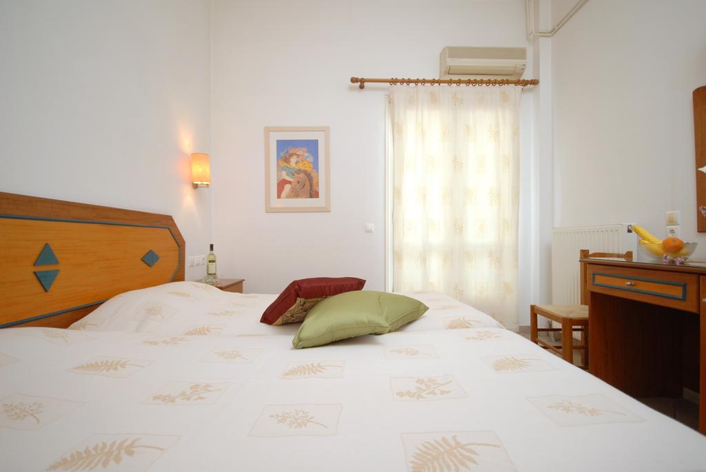 Barbouni Hotel & Studios Naxos City Екстериор снимка